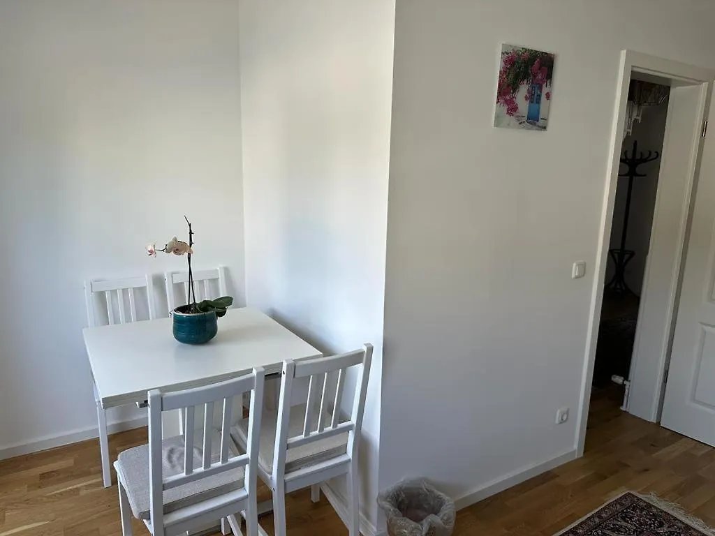 Lichtdurchflutete 90 M2 Drei Zimmer Duplexwohnung In Altperlach Munich Apartment