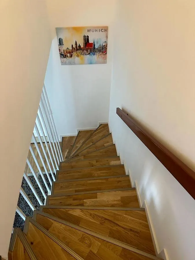 Apartment Lichtdurchflutete 90 M2 Drei Zimmer Duplexwohnung In Altperlach Munich