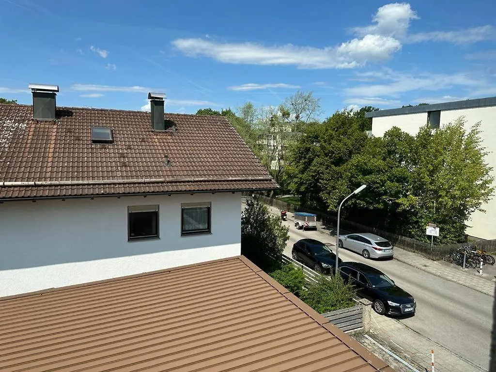Lichtdurchflutete 90 M2 Drei Zimmer Duplexwohnung In Altperlach Munich