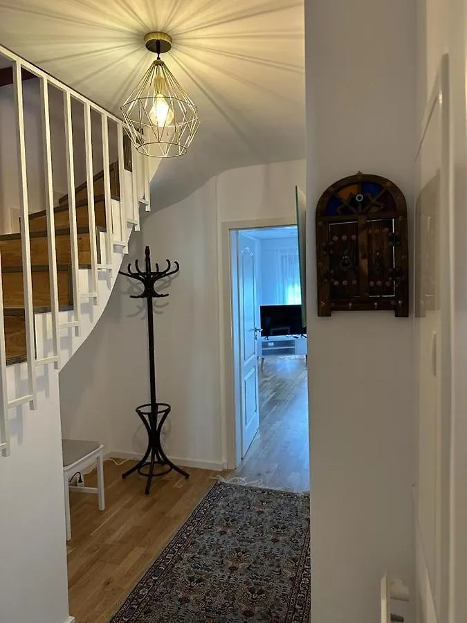 Lichtdurchflutete 90 M2 Drei Zimmer Duplexwohnung In Altperlach Munich